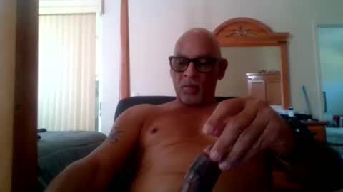 Snapshot of rionel chatting on 12-04-24, 03:32 RioNel online show from 12-04-24, 03:32