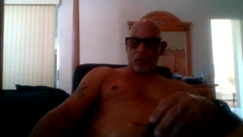 Snapshot of rionel chatting on 02-06-25, 08:34 RioNel online show from 02-06-25, 08:34
