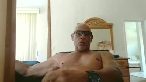 Snapshot of rionel chatting on 06-16-26, 04:09 RioNel online show from 06-16-26, 04:09
