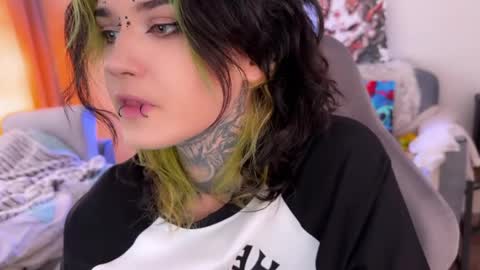   DianaBrite            fansl y online show from 04-19-26, 01:54