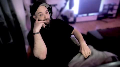 Snapshot of riptid3_ chatting on 02-12-25, 11:20 Ask Me online show from 02-12-25, 11:20