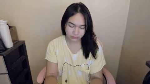 Snapshot of riri_bowa chatting on 05-27-26, 05:04 RIRI online show from 05-27-26, 05:04