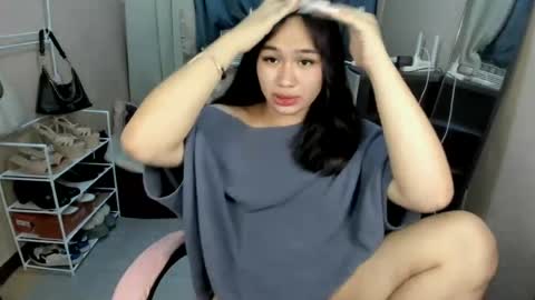 Snapshot of riri_bowa chatting on 07-02-26, 08:15 RIRI online show from 07-02-26, 08:15