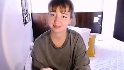 Snapshot of riri_rich chatting on 03-06-25, 08:52 Rita online show from 03-06-25, 08:52