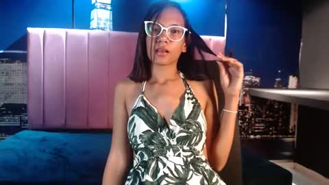 Snapshot of risy_rose chatting on 02-06-25, 08:23 risy_rose online show from 02-06-25, 08:23