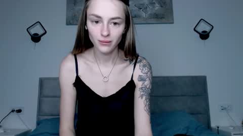 Snapshot of rita_orra chatting on 10-22-25, 08:47 Rita online show from 10-22-25, 08:47