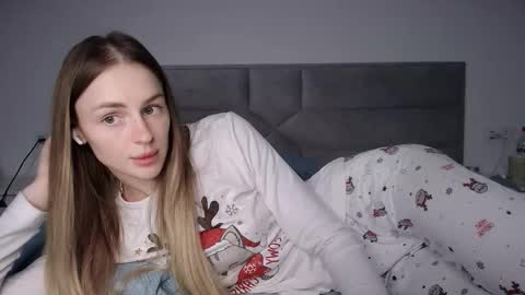 Snapshot of rita_orra chatting on 11-20-25, 12:05 Rita online show from 11-20-25, 12:05