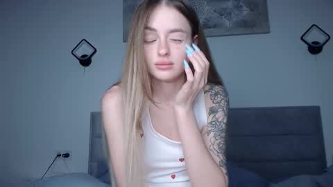 Snapshot of rita_orra chatting on 11-25-25, 02:17 Rita online show from 11-25-25, 02:17