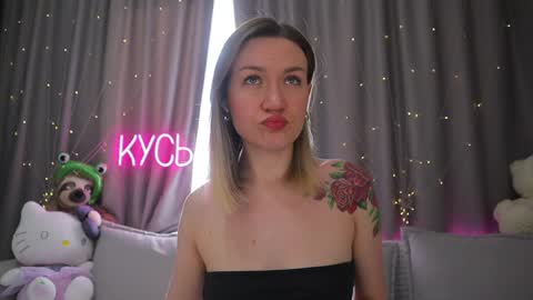 Snapshot of ritakycb chatting on 05-24-26, 03:33 Rita online show from 05-24-26, 03:33