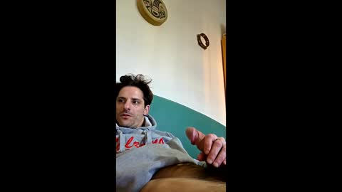 Snapshot of rizzo1980682473 chatting on 04-23-26, 04:09 rizzo1980682473 online show from 04-23-26, 04:09