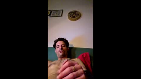 Snapshot of rizzo1980682473 chatting on 06-08-26, 10:32 rizzo1980682473 online show from 06-08-26, 10:32