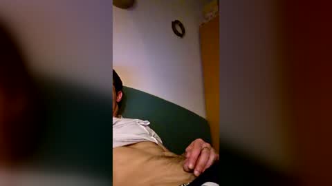 Snapshot of rizzo1980682473 chatting on 06-27-26, 12:15 rizzo1980682473 online show from 06-27-26, 12:15