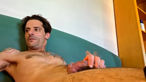 Snapshot of rizzo1980682473 chatting on 07-12-26, 03:36 rizzo1980682473 online show from 07-12-26, 03:36