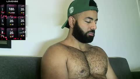 SebasRoa online show from 01-12-26, 02:22