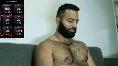 Snapshot of roa32sebas chatting on 05-12-26, 05:54 SebasRoa online show from 05-12-26, 05:54