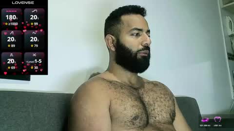 Snapshot of roa32sebas chatting on 05-13-26, 03:31 SebasRoa online show from 05-13-26, 03:31