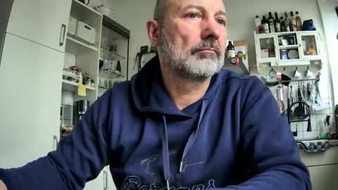 Snapshot of roadrunnerger chatting on 02-21-25, 01:00 roadrunnerger online show from 02-21-25, 01:00