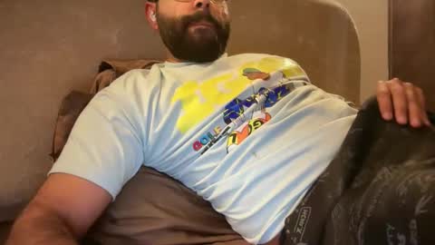 Snapshot of roamexotic00 chatting on 11-25-25, 01:05 roamexotic00 online show from 11-25-25, 01:05