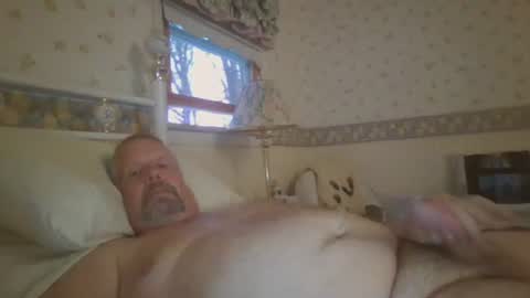 Snapshot of rob9271963 chatting on 04-25-26, 10:07 Rob online show from 04-25-26, 10:07
