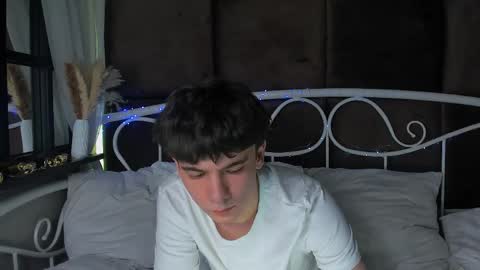 Robbie online show from 05-12-26, 03:42