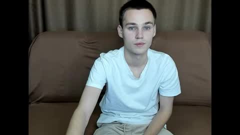 robert10211 online show from 10-23-25, 04:39