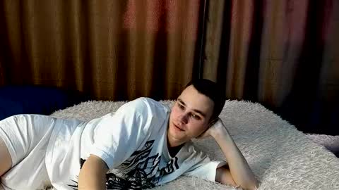 robert10211 online show from 02-05-26, 09:47