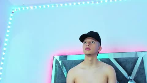 Robert Miller And Mael Thompson  online show from 03-11-25, 05:57