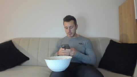 Snapshot of roberto4ever chatting on 12-08-24, 03:45 roberto4ever online show from 12-08-24, 03:45