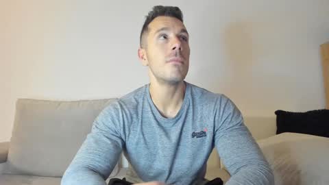 Snapshot of roberto4ever chatting on 01-13-25, 02:53 roberto4ever online show from 01-13-25, 02:53