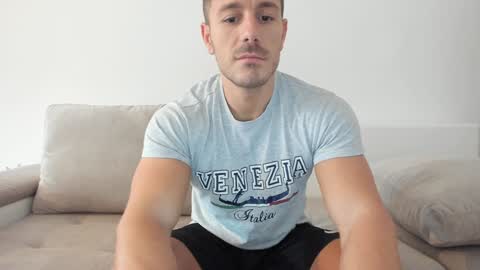 Snapshot of roberto4ever chatting on 01-17-25, 07:30 roberto4ever online show from 01-17-25, 07:30