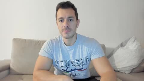 Snapshot of roberto4ever chatting on 02-17-25, 05:47 roberto4ever online show from 02-17-25, 05:47