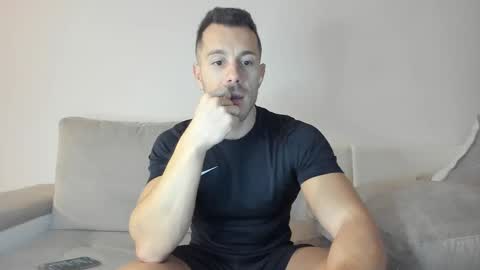 Snapshot of roberto4ever chatting on 02-18-25, 05:31 roberto4ever online show from 02-18-25, 05:31