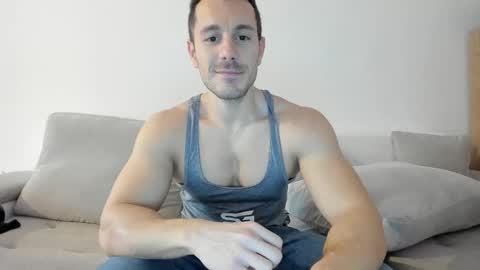Snapshot of roberto4ever chatting on 03-03-25, 12:16 roberto4ever online show from 03-03-25, 12:16