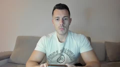 Snapshot of roberto4ever chatting on 03-04-25, 06:07 roberto4ever online show from 03-04-25, 06:07