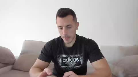 Snapshot of roberto4ever chatting on 03-06-25, 12:41 roberto4ever online show from 03-06-25, 12:41