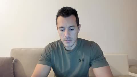 Snapshot of roberto4ever chatting on 11-10-25, 05:28 roberto4ever online show from 11-10-25, 05:28