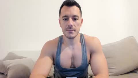 Snapshot of roberto4ever chatting on 11-28-25, 05:21 roberto4ever online show from 11-28-25, 05:21