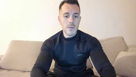 roberto4ever online show from 12-19-25, 03:19