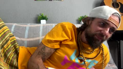 Snapshot of roberto_gray chatting on 05-28-26, 05:05 roberto gray online show from 05-28-26, 05:05