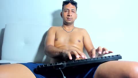 robin_sexx1 online show from 11-30-25, 10:03