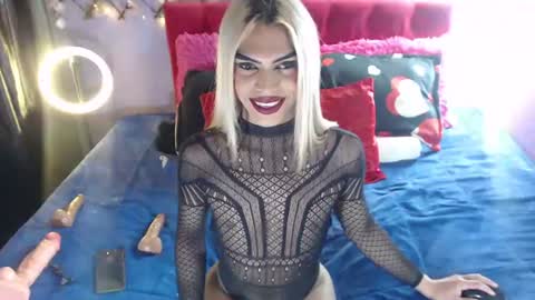 Margot Ferrer online show from 06-11-26, 05:27