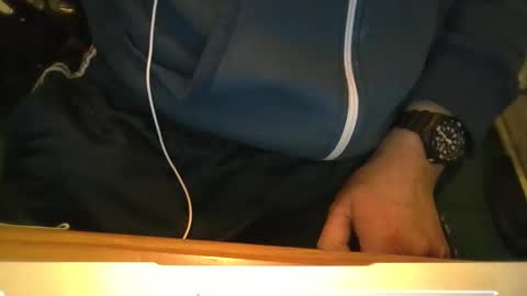 Snapshot of robjh1273 chatting on 11-26-25, 11:28 Roger online show from 11-26-25, 11:28