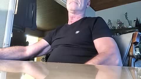 Snapshot of robke1966 chatting on 12-31-24, 08:04 robke1966 online show from 12-31-24, 08:04