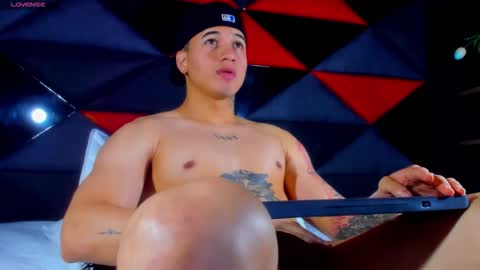 rocco_santos online show from 03-30-26, 06:42