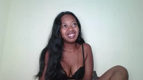 Snapshot of rochellinah chatting on 05-21-26, 11:39 rochellinah online show from 05-21-26, 11:39
