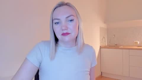 Snapshot of rock__baby chatting on 02-01-25, 03:41 rock__baby online show from 02-01-25, 03:41