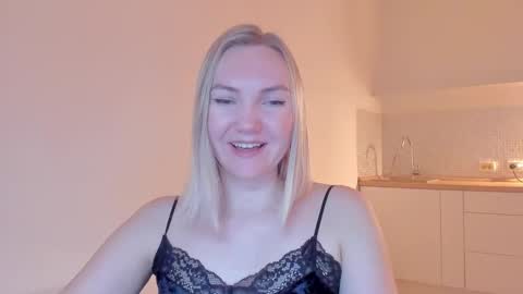 Snapshot of rock__baby chatting on 02-05-25, 10:12 rock__baby online show from 02-05-25, 10:12