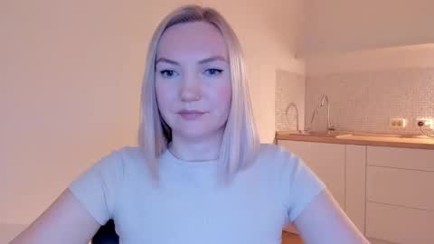 Snapshot of rock__baby chatting on 02-19-25, 02:01 rock__baby online show from 02-19-25, 02:01