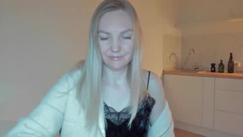 Snapshot of rock__baby chatting on 06-06-26, 10:36 rock__baby online show from 06-06-26, 10:36