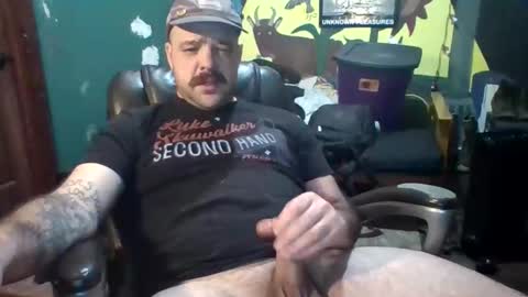 Snapshot of rockinoutwithmycokout chatting on 02-19-25, 09:39 rockinoutwithmycokout online show from 02-19-25, 09:39